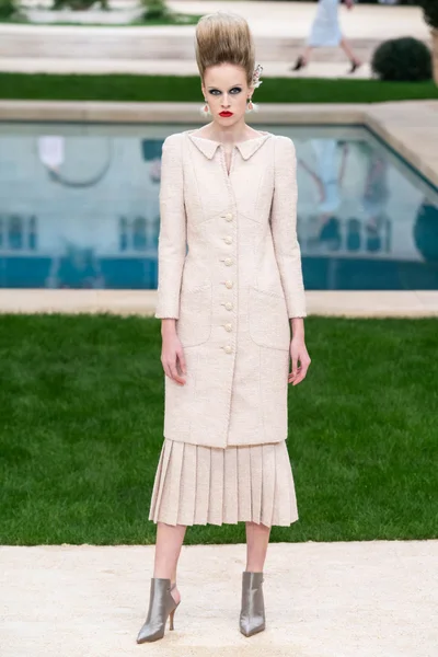 Look 8